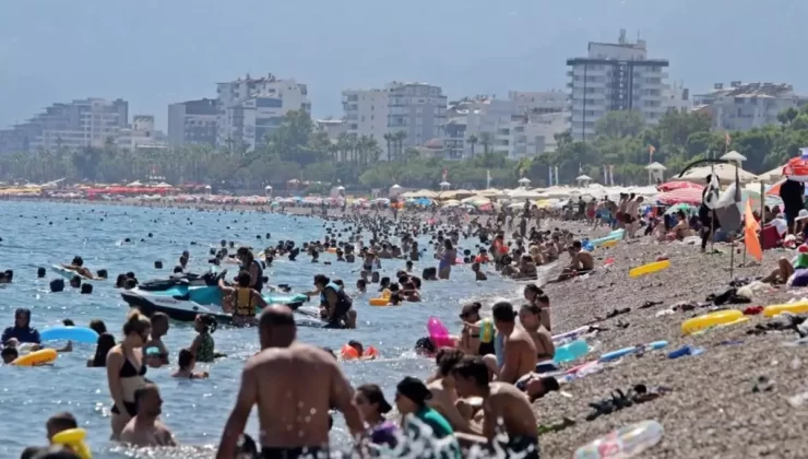 Antalya’da deniz bile yanıyor! Sıcaklık 32 dereceye ulaştı
