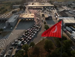 Gurbetçiler dönüş yoluna geçti, araç kuyruğunun sonu görünmedi