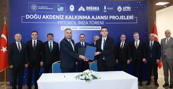 Başkan Toptaş, Bakan Fatih Kacır’ın katıldığı imza töreninde ONİKAD’ın protokolünü imzaladı