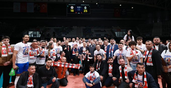 Edeler, artık Efeler Ligi’nde! Şampiyon Onikişubat Belediye Spor kupasına kavuştu