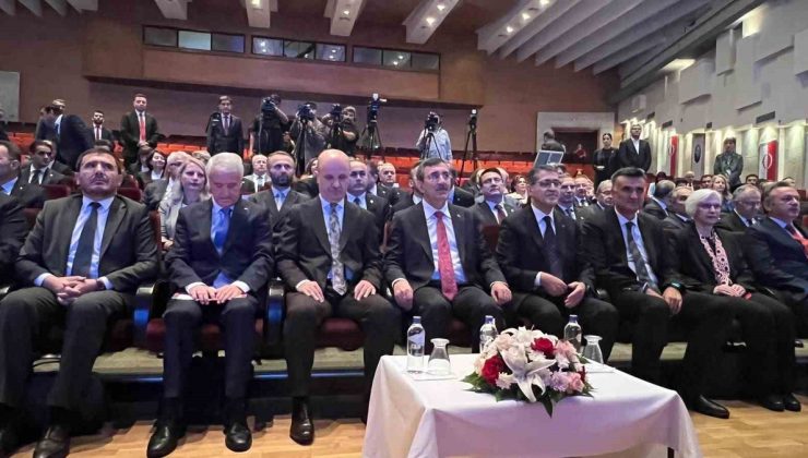 YÖK Başkanı Özvar: “Yükseköğretim sistemimizin sorumluluğu gençlerimize nitelikli bir eğitim imkanı sunmaktır”